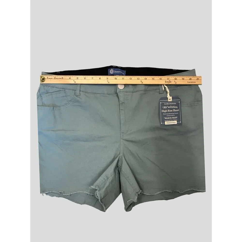 Democracy Women's 22W Green 5